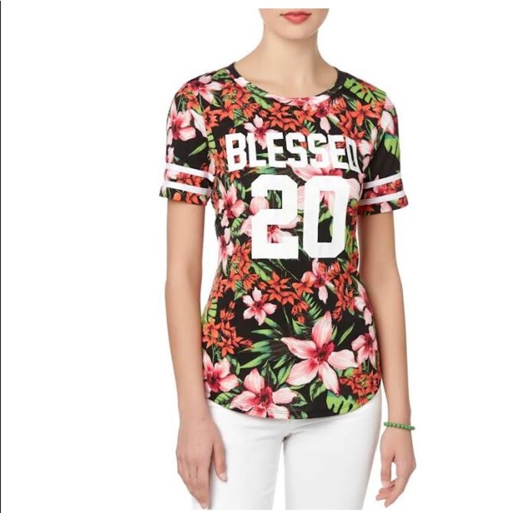 This shirt is a size XL and it is soft